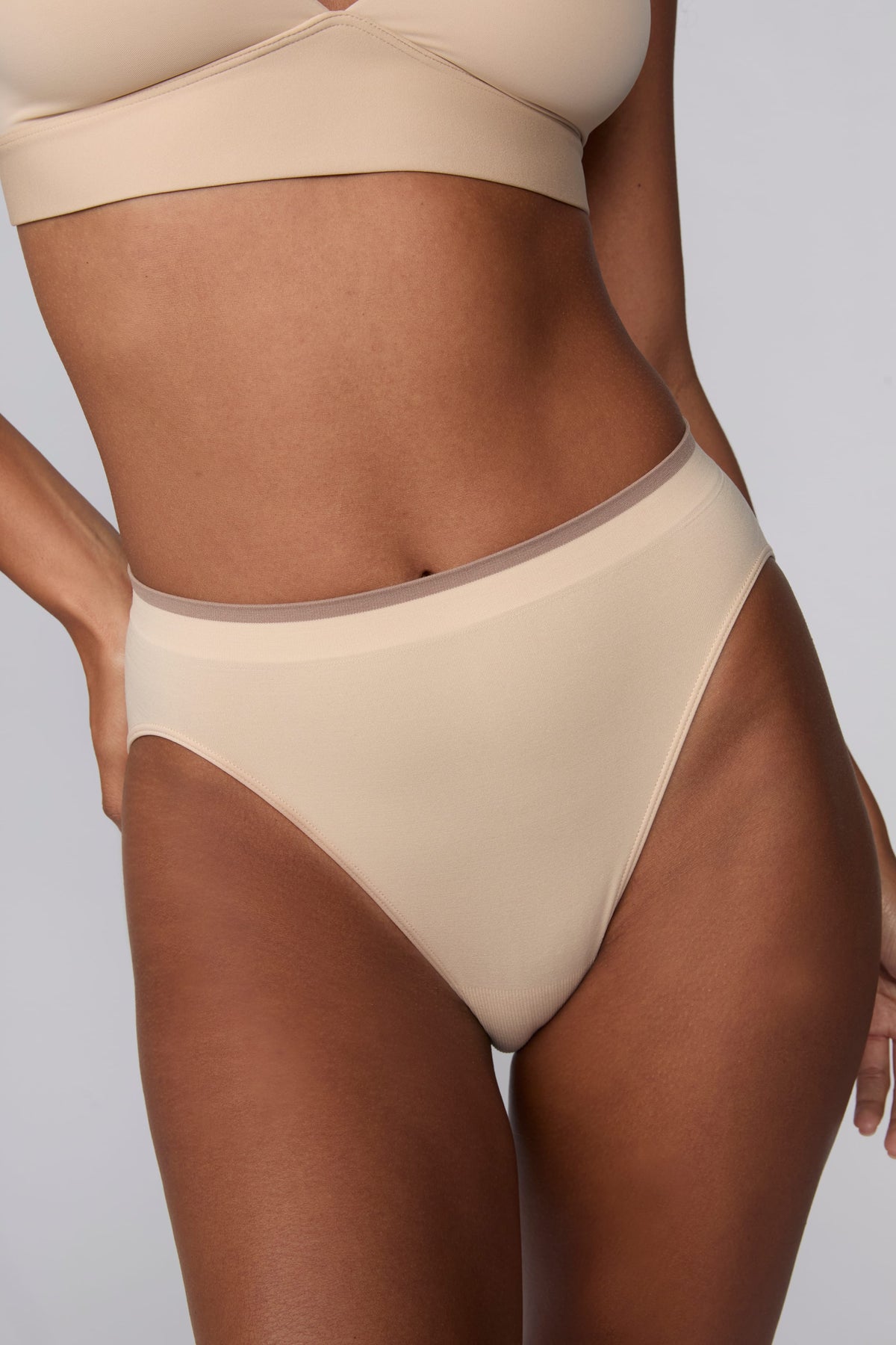 Seamless Brief - Beige