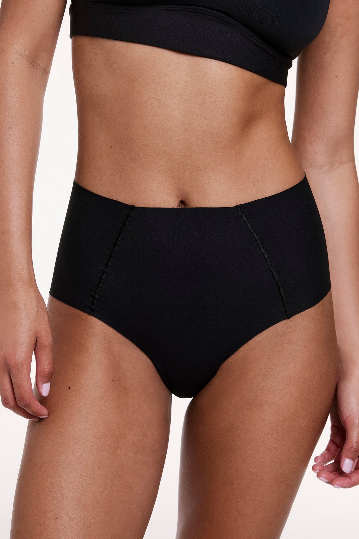 Invisible No Show Highwaist Brief - Black